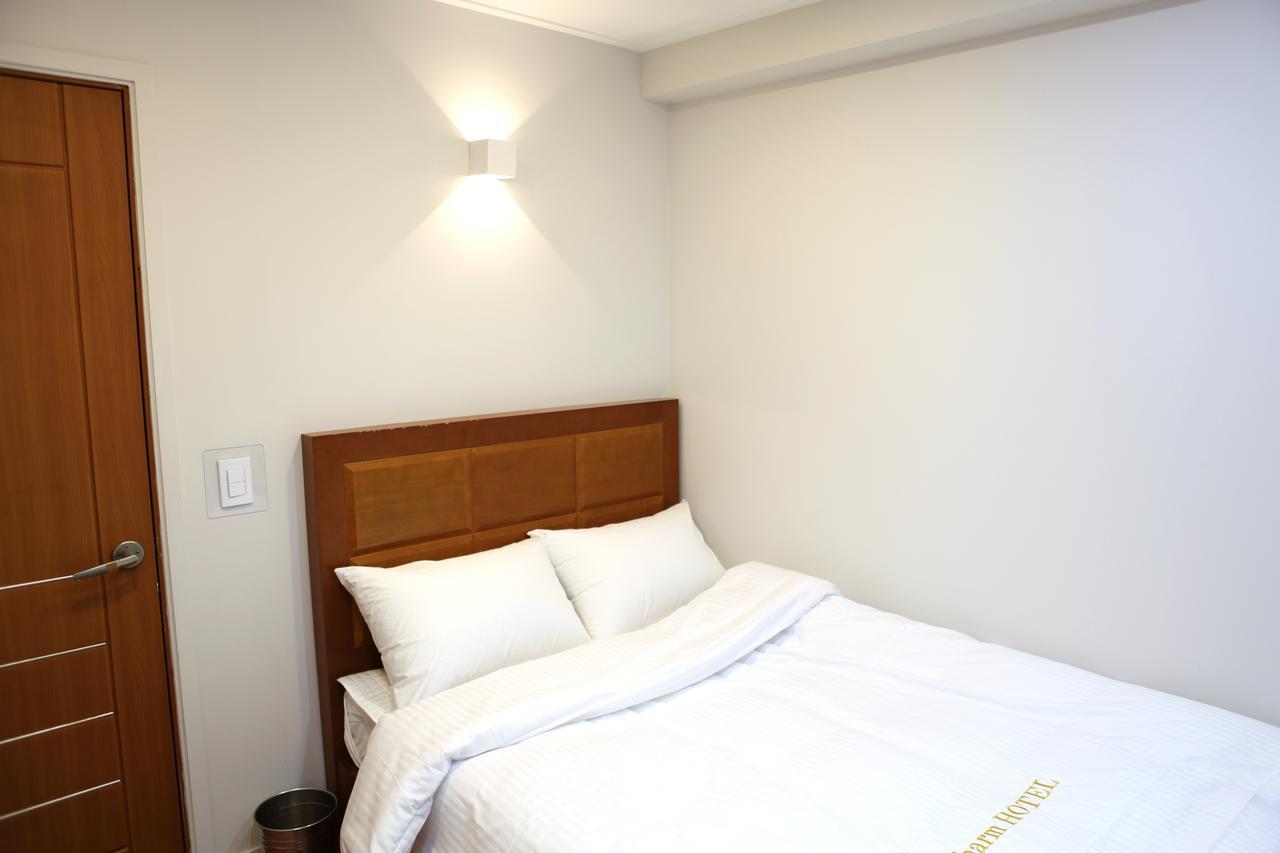Charm Hotel Seoul Exterior photo