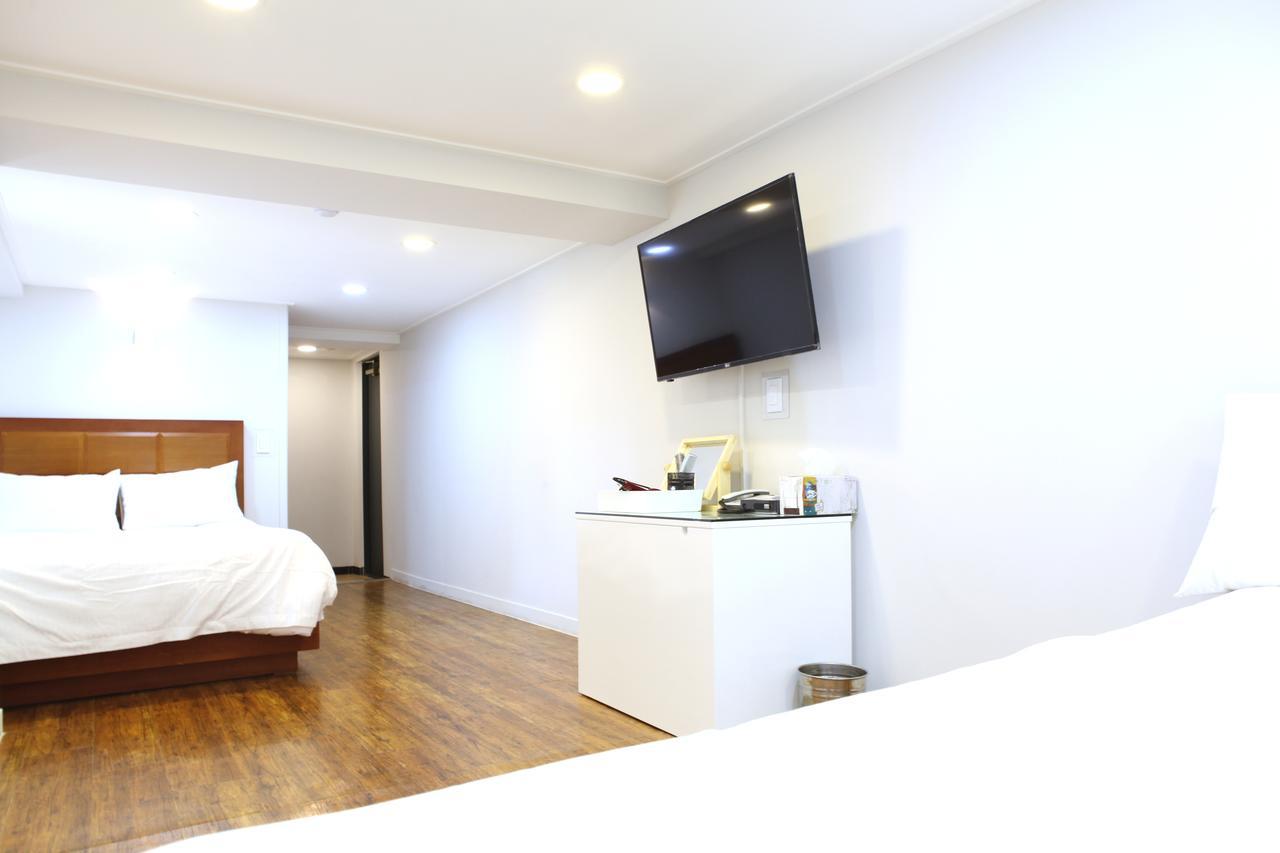 Charm Hotel Seoul Exterior photo