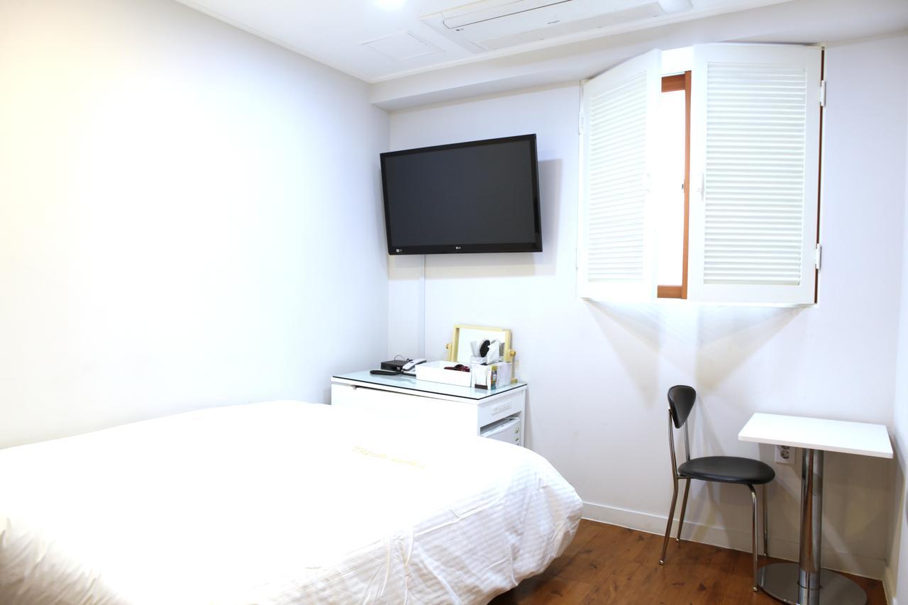 Charm Hotel Seoul Exterior photo
