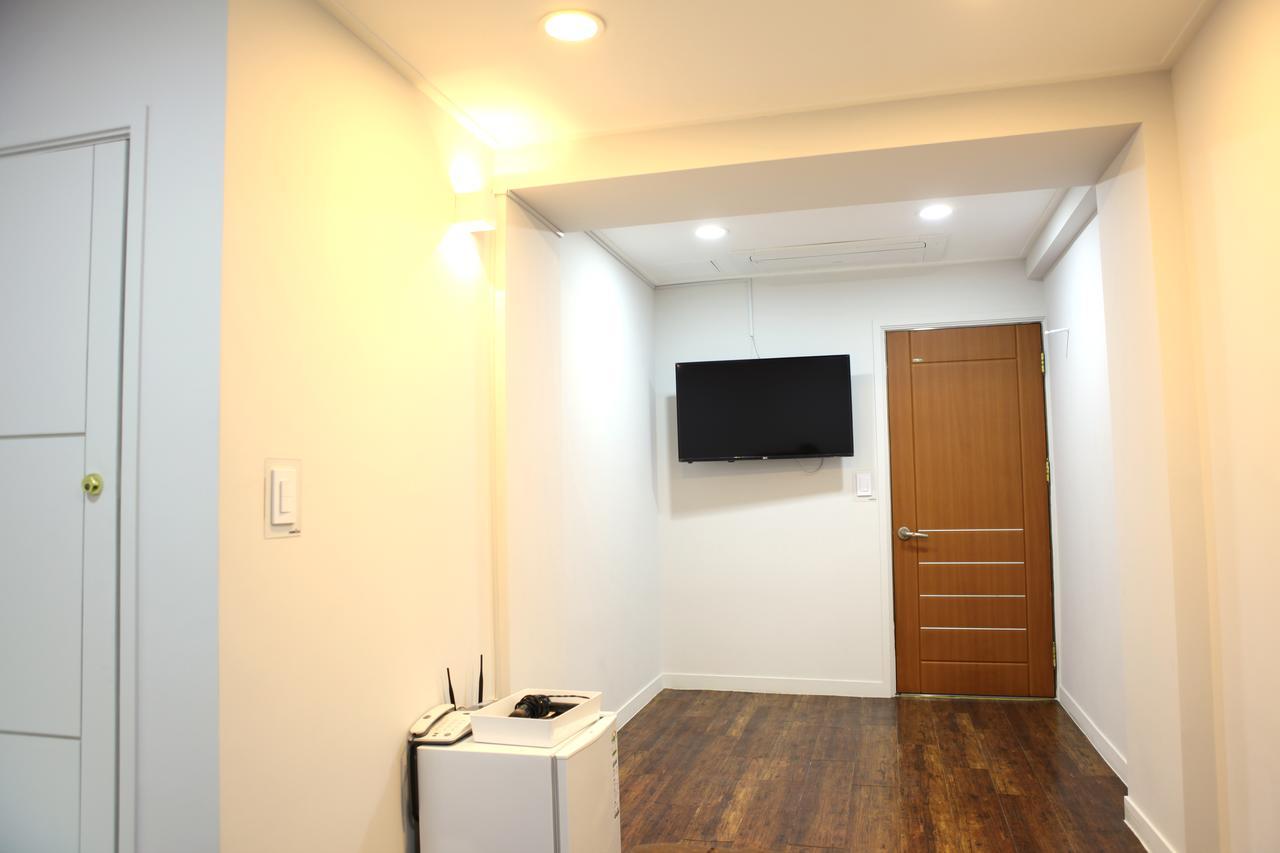 Charm Hotel Seoul Exterior photo